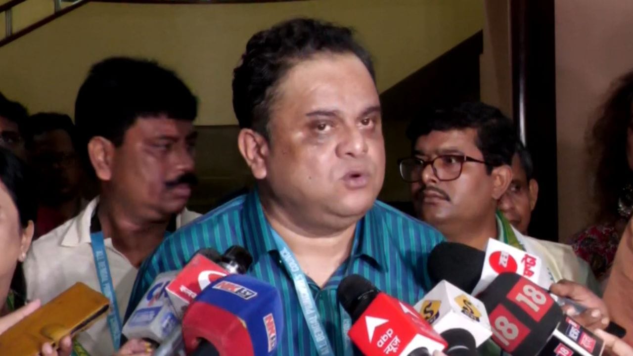 যোগ্য শিক্ষক শিক্ষিকারা সোমবার পর্যন্ত সময়সীমা বেধে দিল সরকারকে